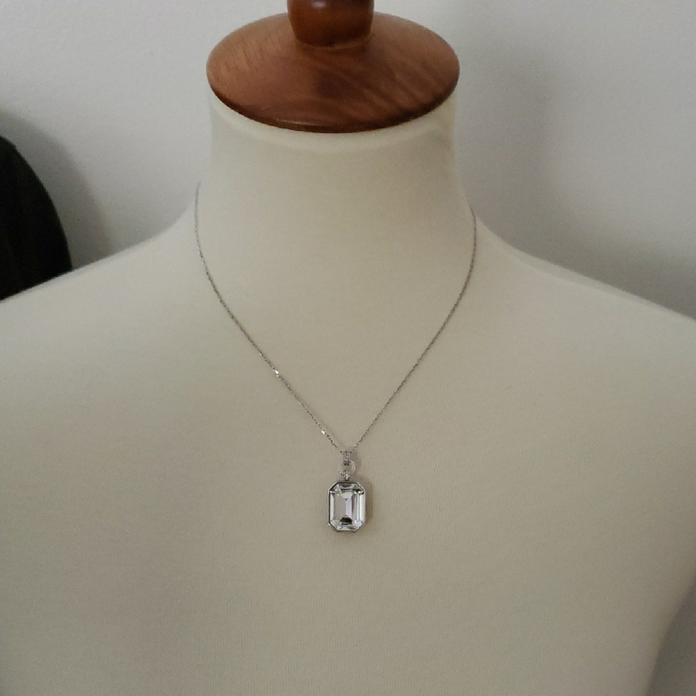 Swarovski Elegant Silver Pendant Necklace